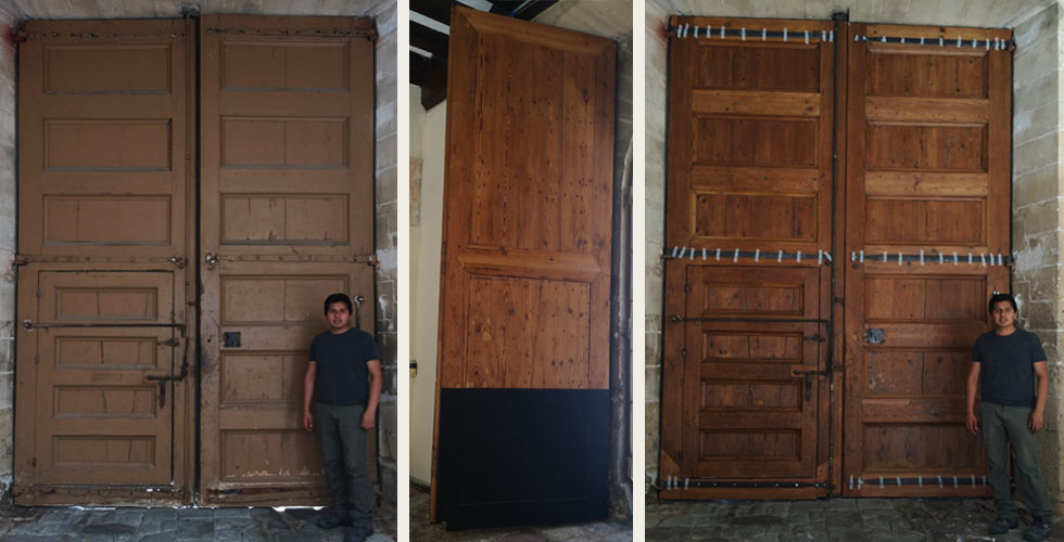 restauración de puertas grandes de madera