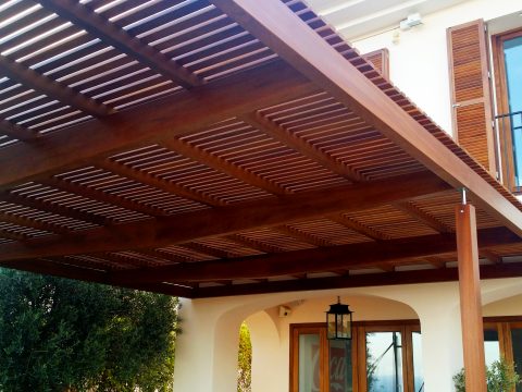 pérgola de madera exterior