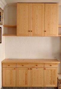 encimera, muebles bajos y altos de cocina de madera